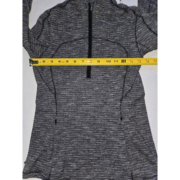 Lululemon Women Run Briskly 1/2 Zip Activewear Top Coco Pique Black White Size 6 - Picture 11 of 12